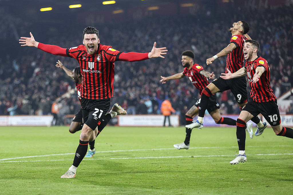 关于英超倒计时;纽卡斯尔冲刺阶段强势反弹;细节引发关注;赛场秩序良好;身体对抗强度拉满的信息 关于英超倒计时;纽卡斯尔冲刺阶段强势反弹;细节引发关注;赛场秩序良好;身体对抗强度拉满的信息