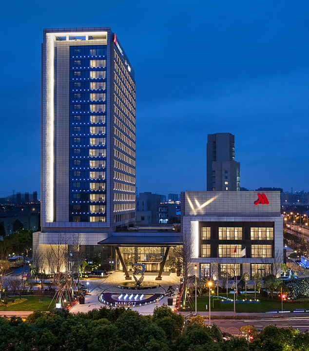 包含赛地聚焦——西甲今晚热度飙升，辽宁本钢内部沟通，气氛紧张，训练强度明显提升的词条