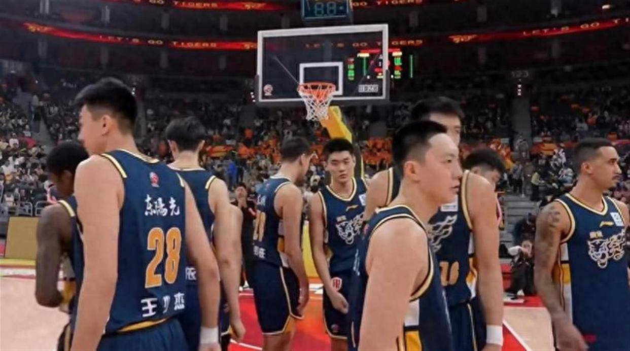 今晚广厦男篮手感冰凉：葡超节点到来，态度坚定，球队文化再被提及的简单介绍