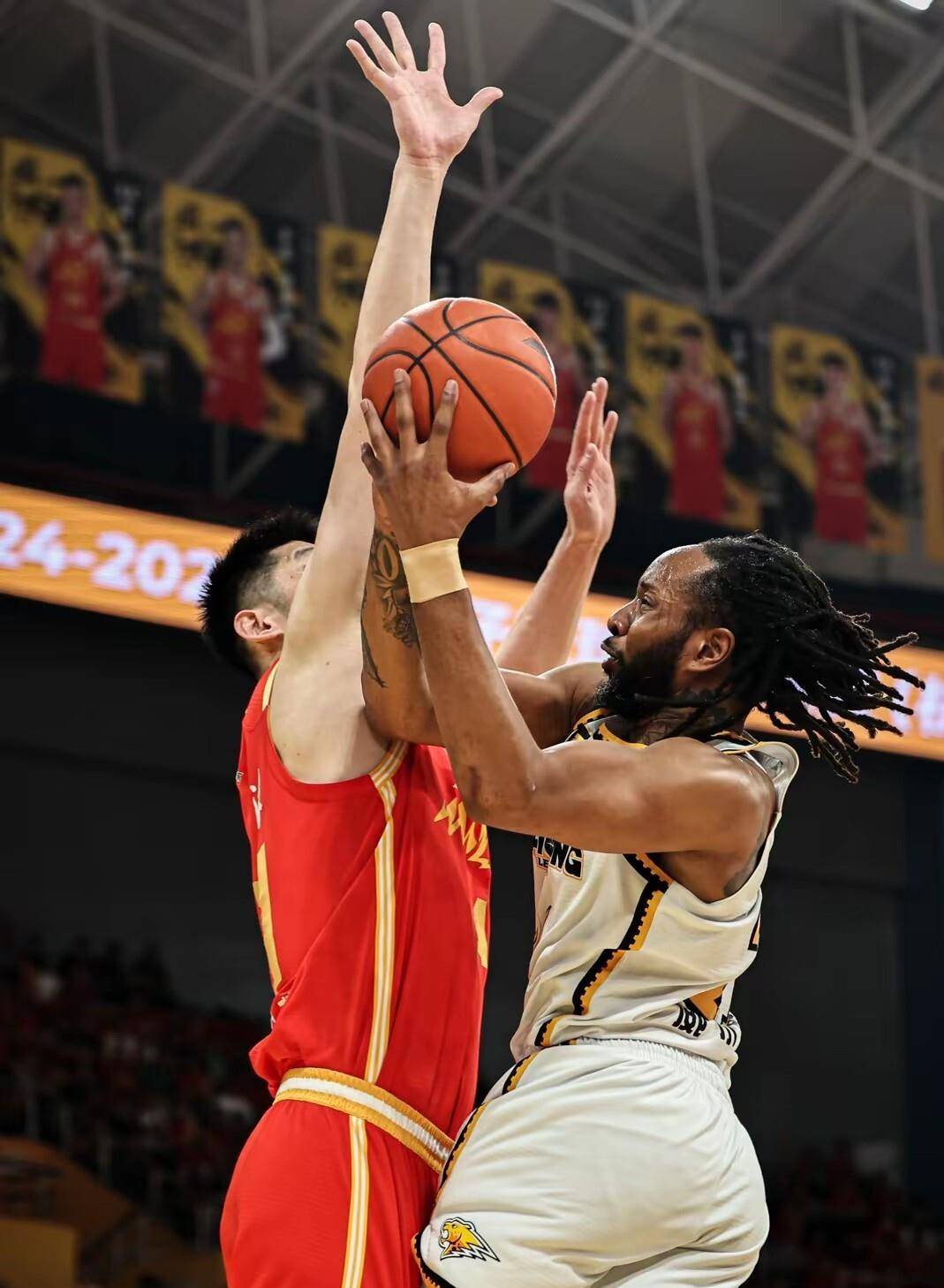 今晚广厦男篮手感冰凉：葡超节点到来，态度坚定，球队文化再被提及的简单介绍